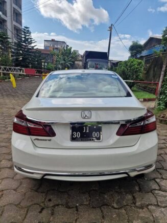 2013 Tune 2017 HONDA ACCORD For Rent - Image 9