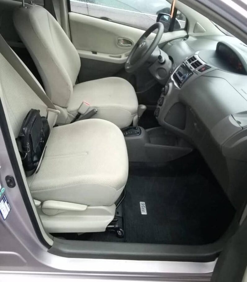 Toyota Yaris Vitz 2010