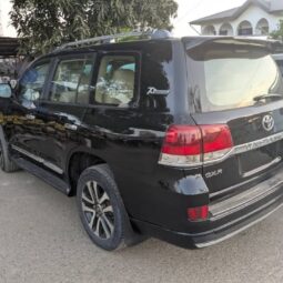 LAND CRUISER 2010 TUNE 2016 For Rent