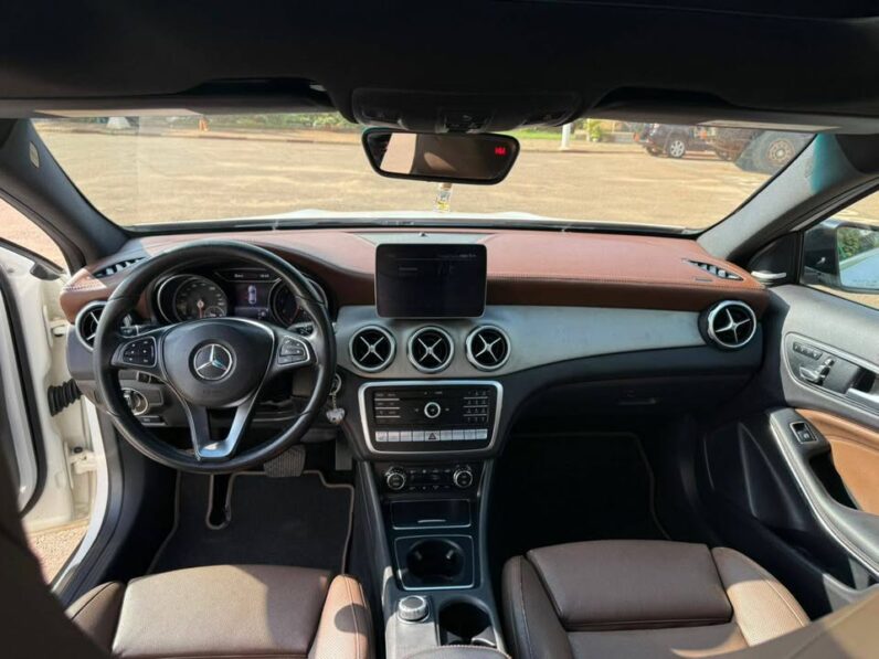 Mercedes BenZ GLA250 4MATIC