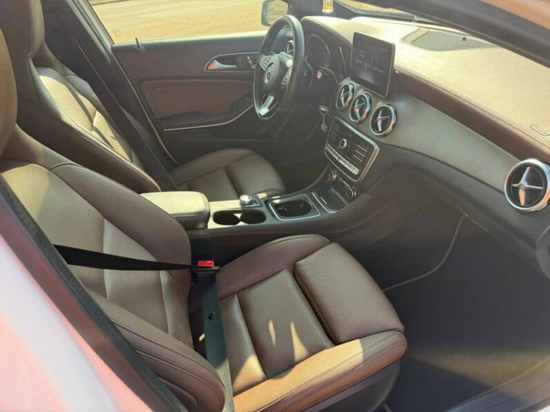 Mercedes BenZ GLA250 4MATIC