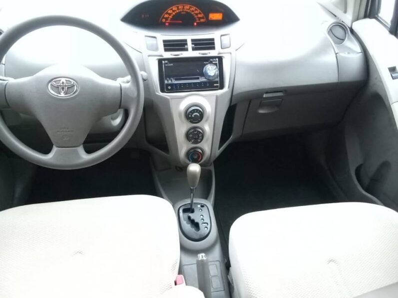 Toyota Yaris Vitz 2010