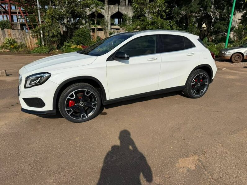 Mercedes BenZ GLA250 4MATIC