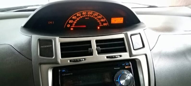 Toyota Yaris Vitz 2010