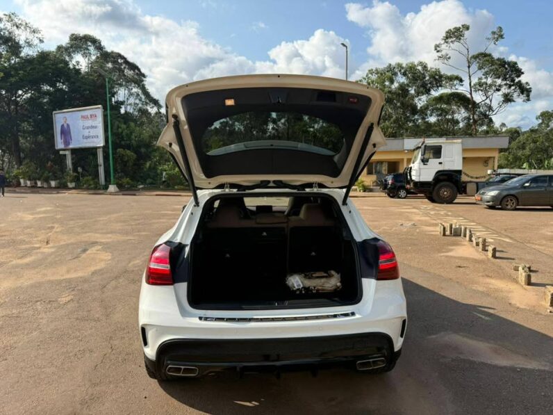 Mercedes BenZ GLA250 4MATIC